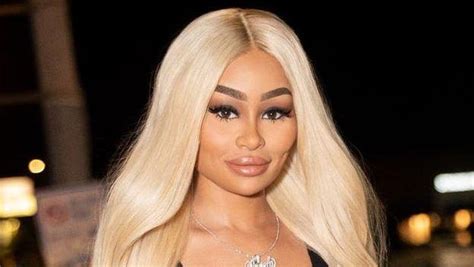 Blac Chyna strips down nude to film in the shower for OnlyFans。